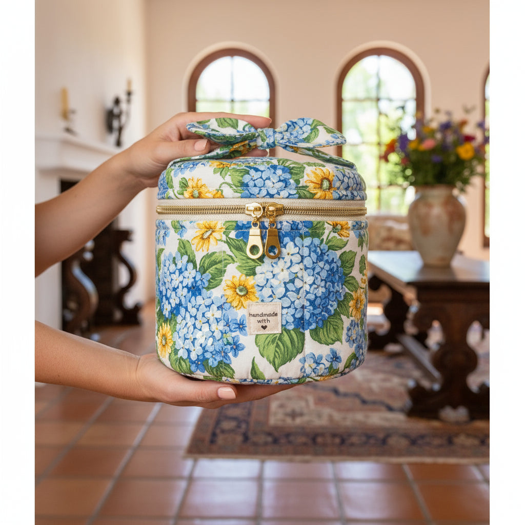 Patrón de costura neceser redondo acolchado con asa, lazo decorativo y forro, 3 tamaños