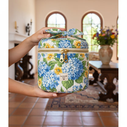 Patrón de costura neceser redondo acolchado con asa, lazo decorativo y forro, 3 tamaños