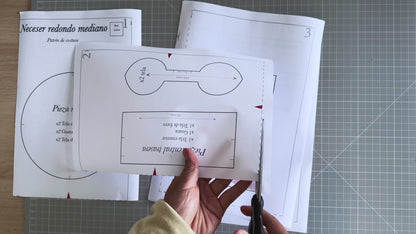 Patrón de costura neceser redondo acolchado con asa, lazo decorativo y forro, 3 tamaños